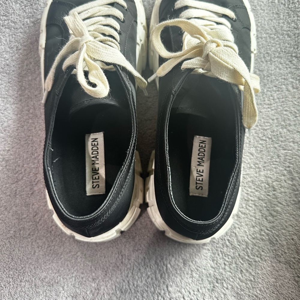 Steve Madden Platform Sneakers Womens Black White Chunky Lace Up Shoes - Picture 3 of 5